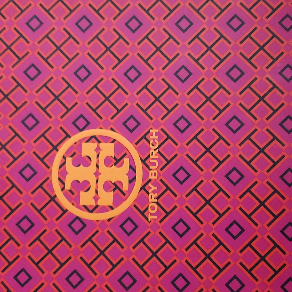 Tory Burch size 6.5 Chelsea lug sole boot in excellent condition